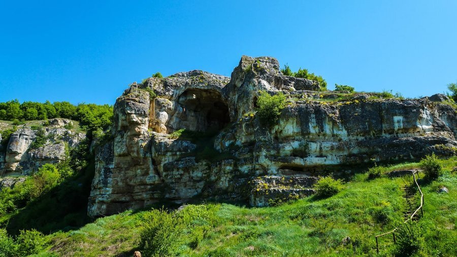 Тракийско скално светилище "Баджалията" - Стрелково