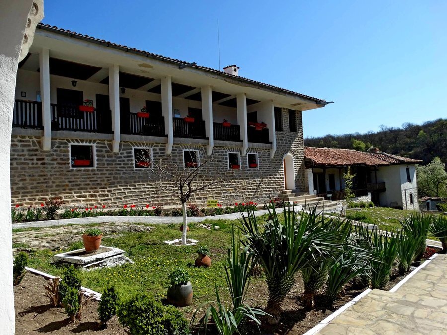 Манастир "Свети Атанасий Велики" - с. Златна ливада