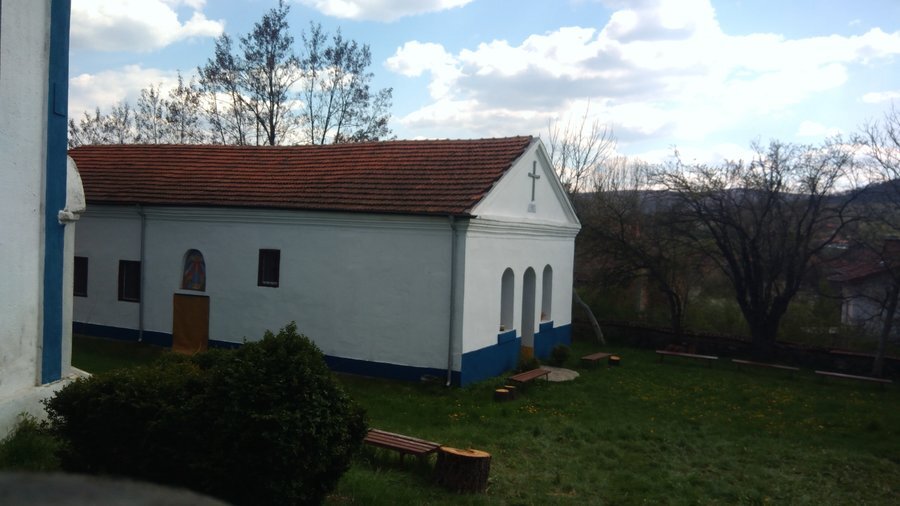 Църква "Покров Богородичен" - с. Борика