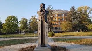 Паметник на Марин Дринов - София
