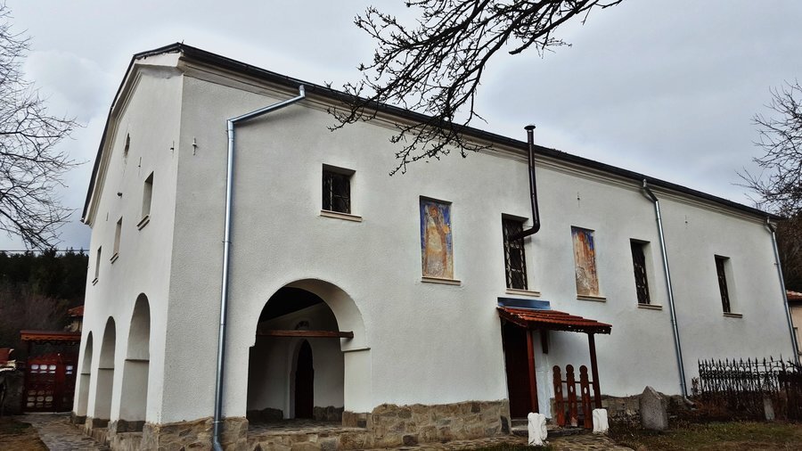 Църква "Свети Архангел Михаил" - Поповяне