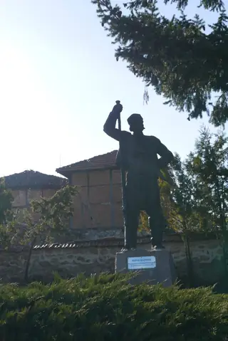 Паметник на Нейчо Калъчев - Клисура