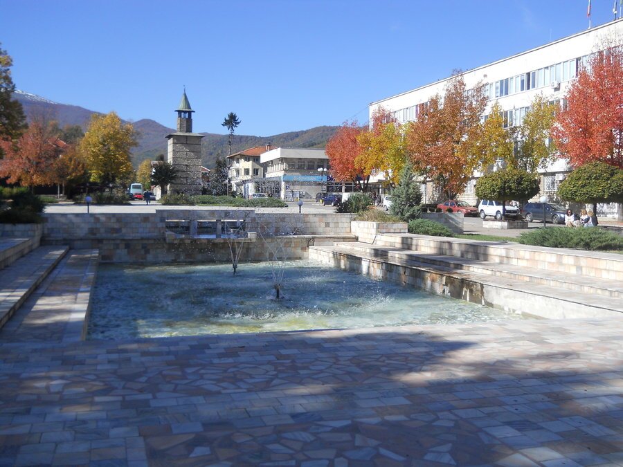 Фонтанът на Площад "Йордан Радичков" - Берковица