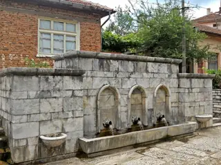 Чешми Големият и Малкият Врис - Малко Търново