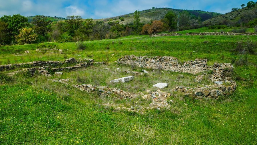 Средновековно селище - Караново
