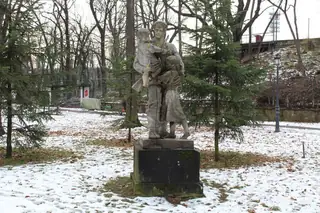 Паметник на партизанина - София