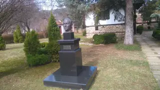 Бюст-скулптура на Тодор Живков