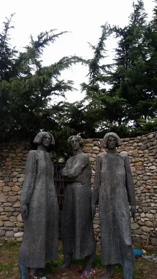 Паметник "Трите Беленки" - Сливен