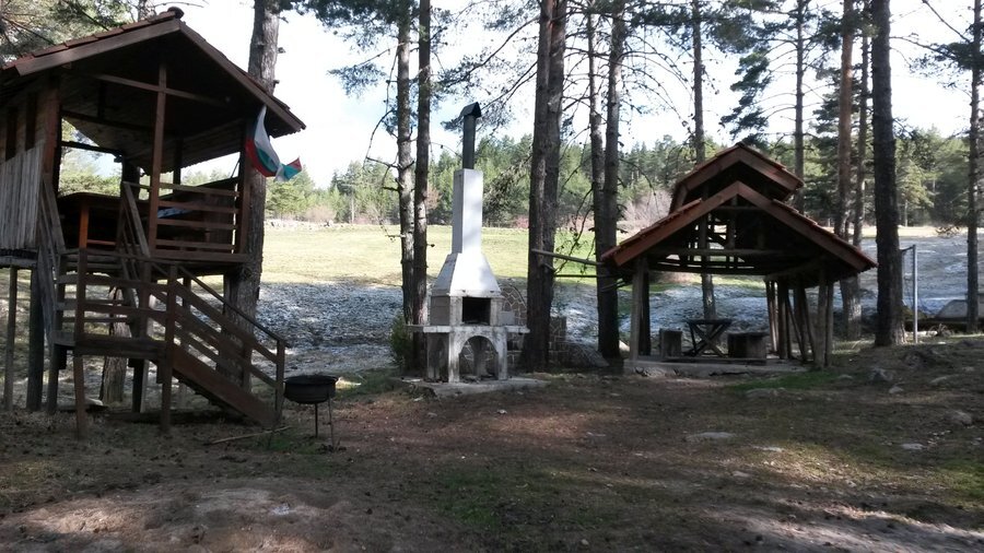 Място за отдих "Чардака" - Любча