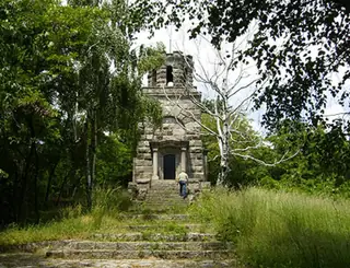 Паметник-костница на Александър Стамболийски - Славовица