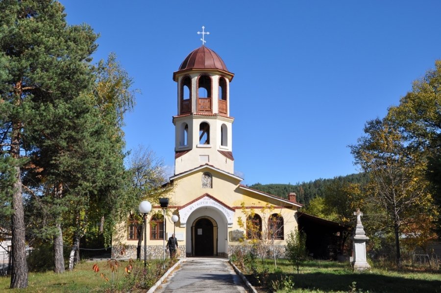 Църква "Св. Великомъченик Георги Победоносец" - Баня
