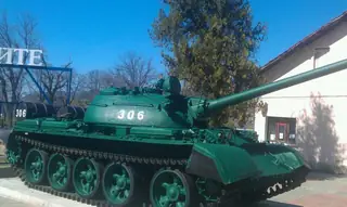 Танка пред парк "Казармите"- Севлиево