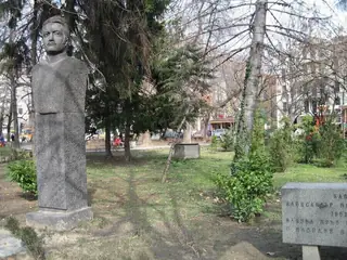 Паметник на капитан Александър Бураго - Пловдив