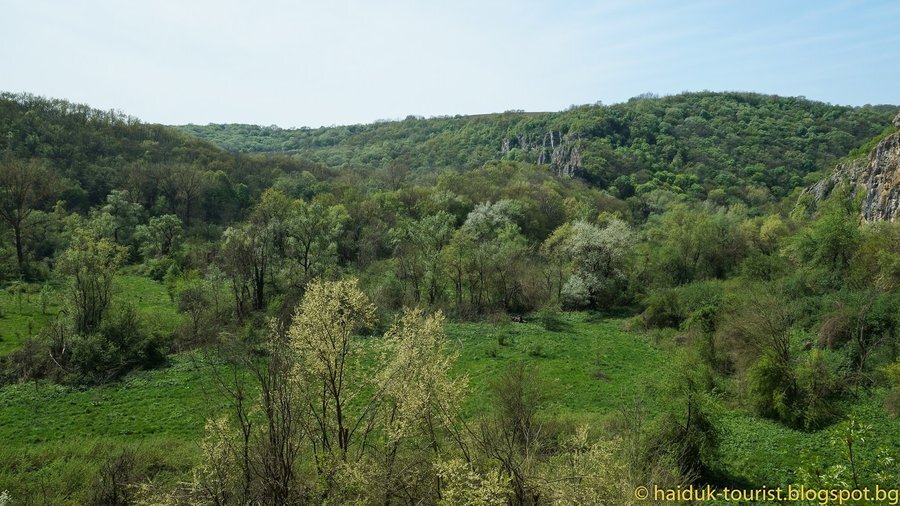 Нисовски скален манастир "Св.Св. Константин и Елена" - Нисово