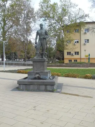 Паметникът-чешма на миньора - Перник