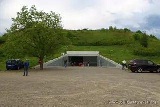 Гробница на цар Севт III "Голямата Косматка" – Казанлък