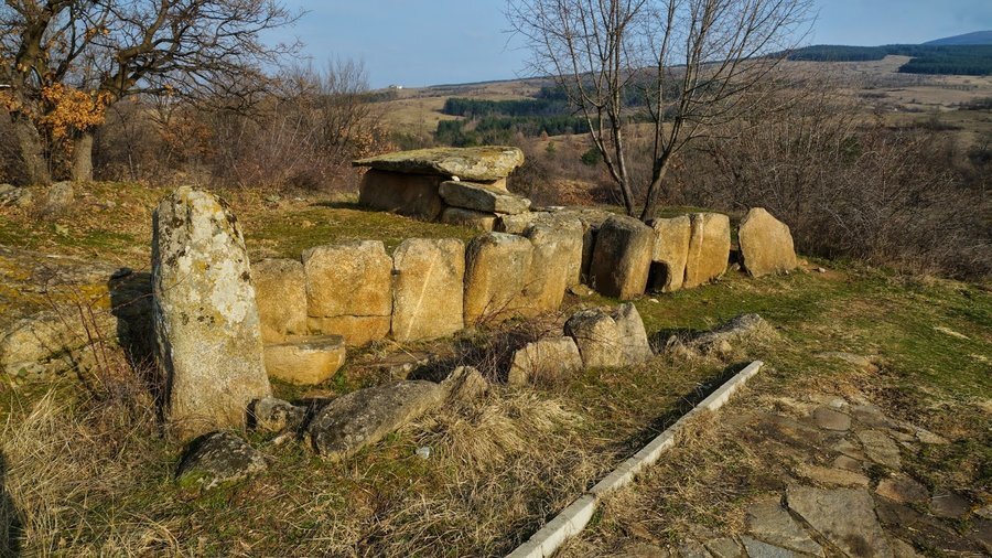 Долмени - Хлябово