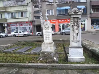 Надгробен паметник на щабс капитан Андреев - Габрово