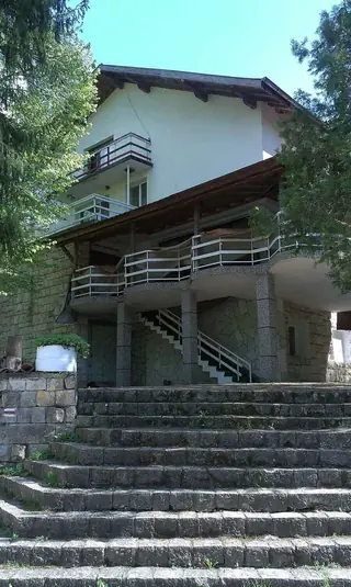 Хижа "Среброструй"