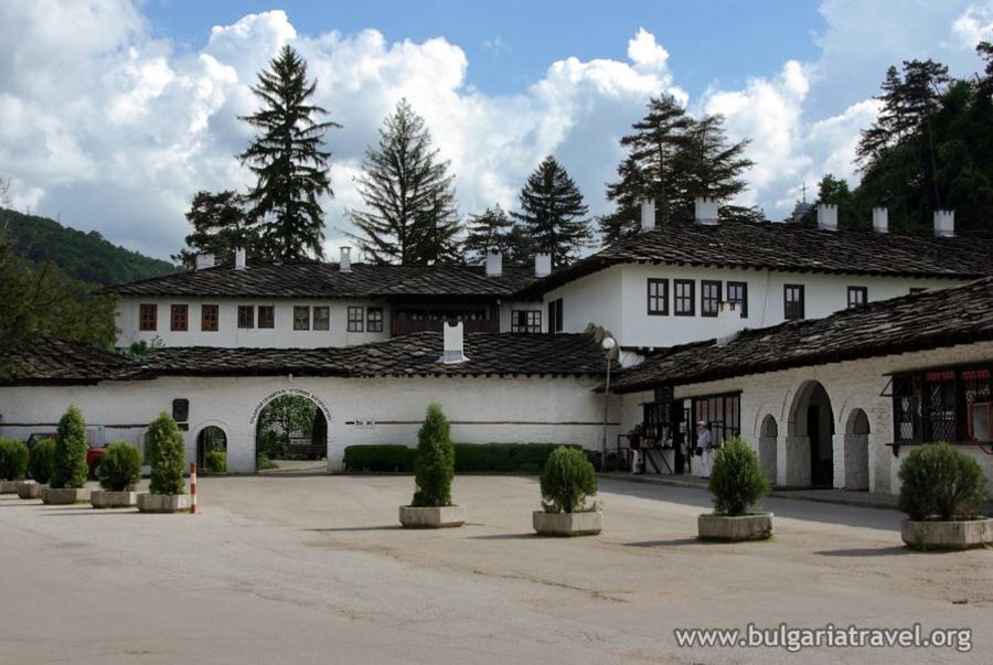 Троянски манастир "Успение Богородично" - Орешак