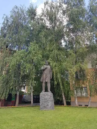 Паметник на Ангел Кънчев - Трявна