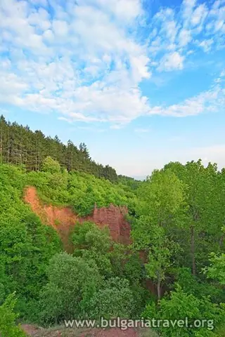 Кътински пирамиди