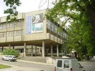 Младежки Дом - Шумен