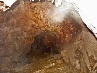 Пещерата Банковица