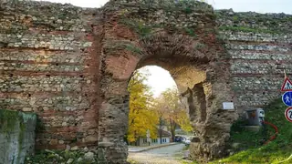 Западната порта - Хисаря