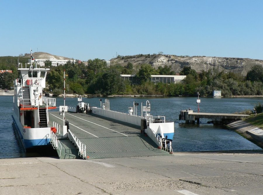 Ферибот "Белослав"