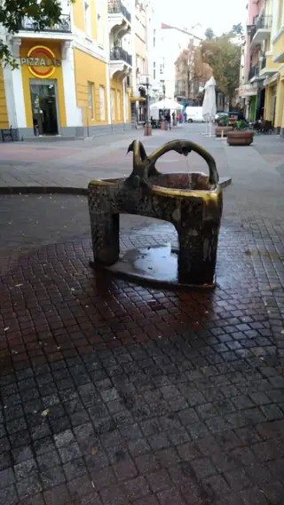 Чешма срещу стълбите на "Каменица" - Пловдив