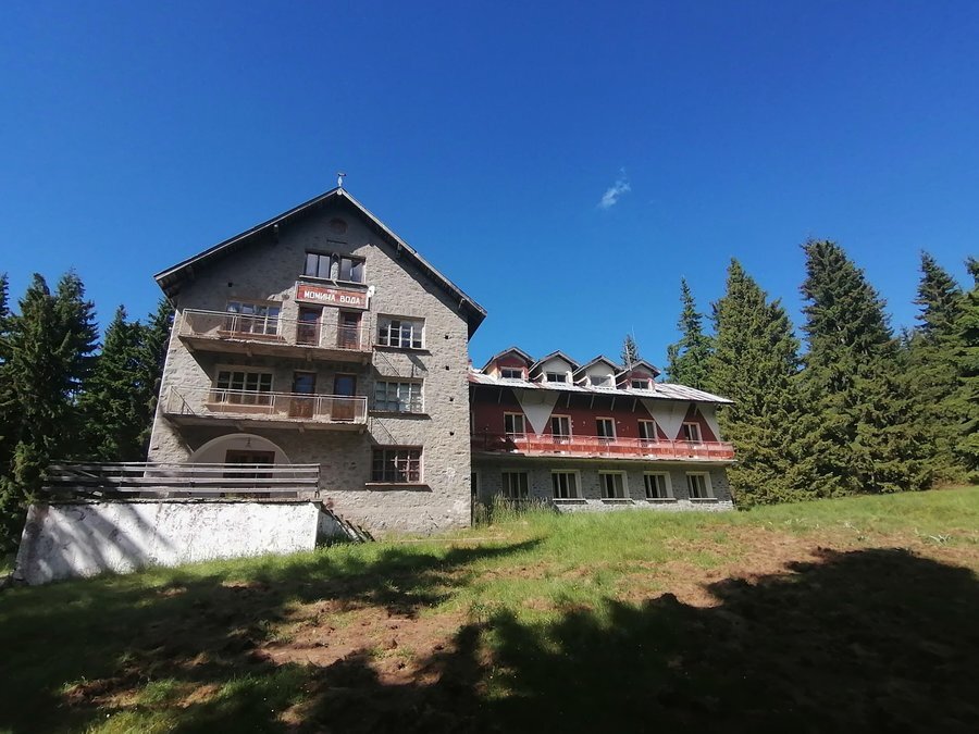 Хижа "Момина вода"