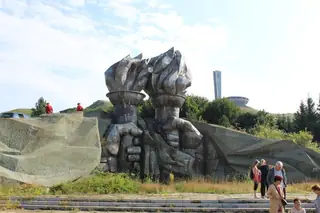 Монумент "Факлите" - Бузлуджа