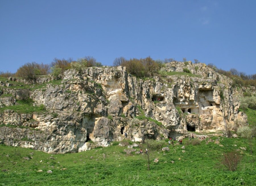 Скален манастир "Гяур евлери"