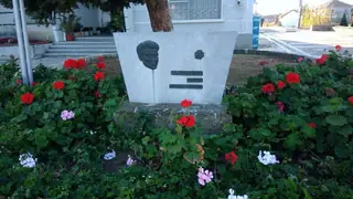 Паметна плоча на Слави Нейков - с. Асеновец