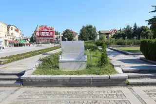 Паметни плочи на полковник Стефан Илиев - Лом