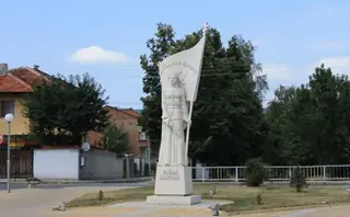 Паметник на Райна Княгиня - Панагюрище