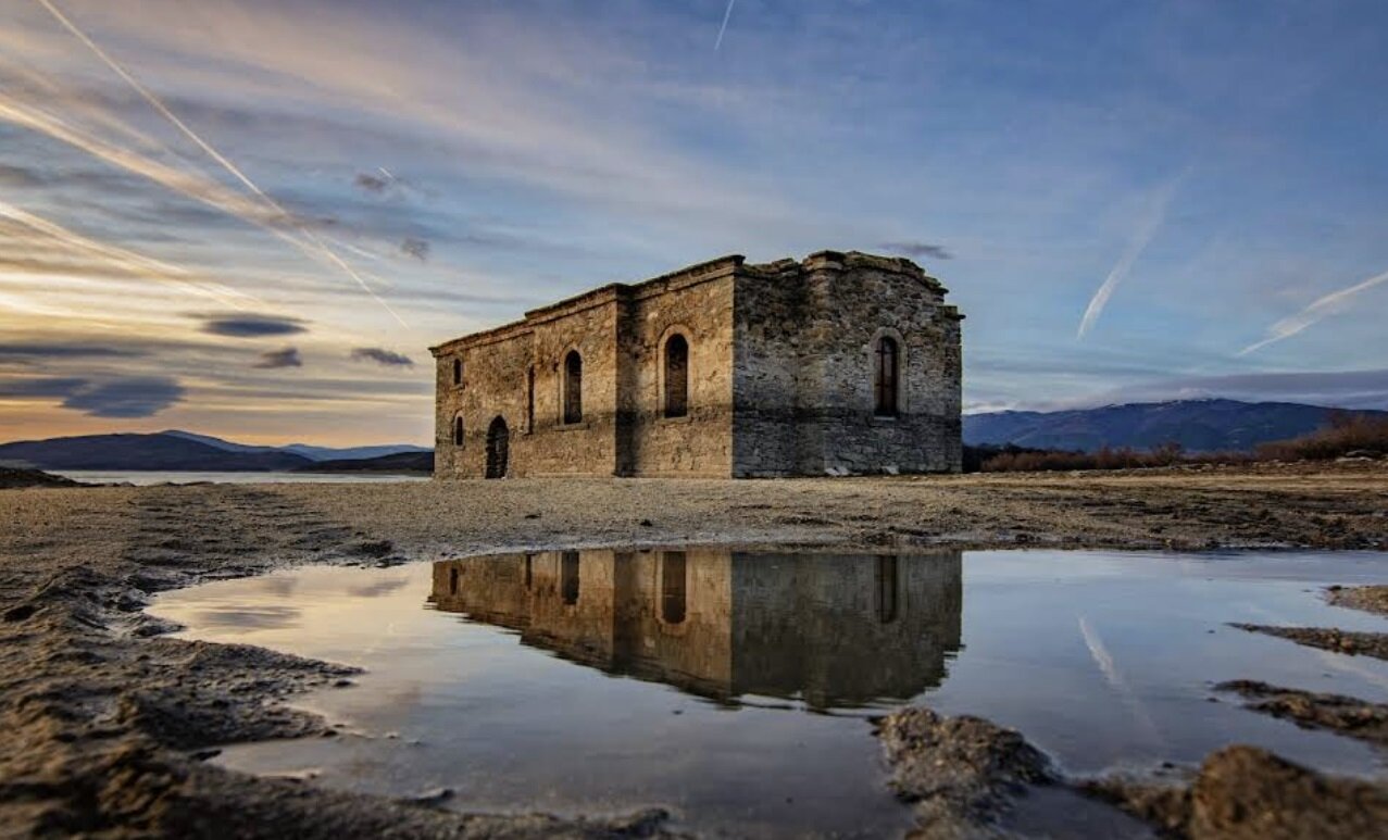 Потопената църква „Св. Иван Рилски“ – язовир Жребчево