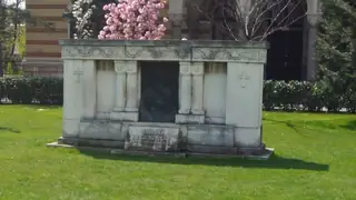 Паметник на Иларион Макариополски - София