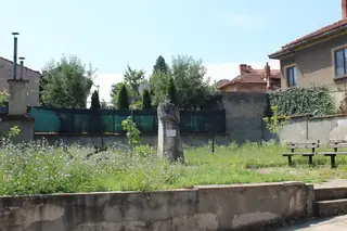 Паметник на Еремия Българов - Лом