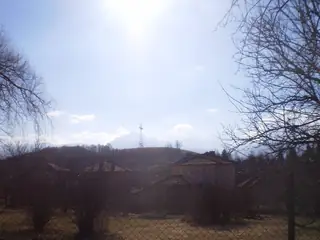 Кръст над град Априлци