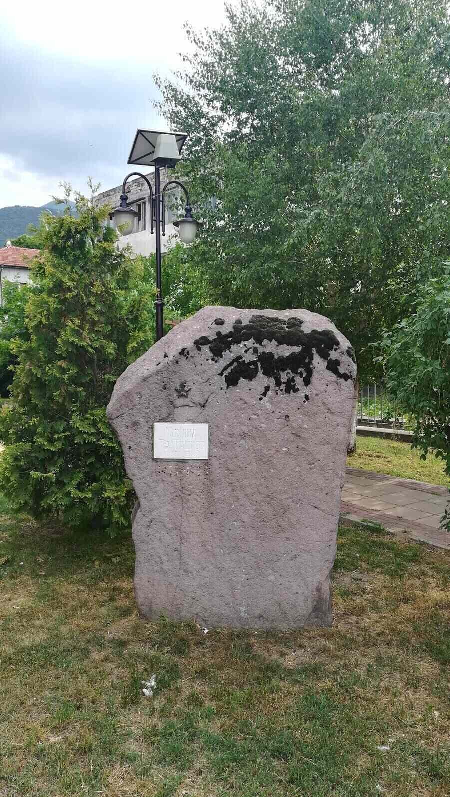 Паметник на Михаил Ташков - Кричим