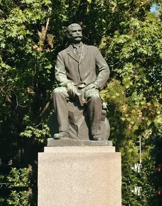 Гроб паметник на Иван Вазов  - София