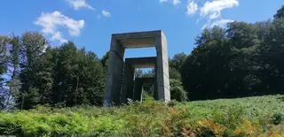 Партизански паметник на Осеникова поляна