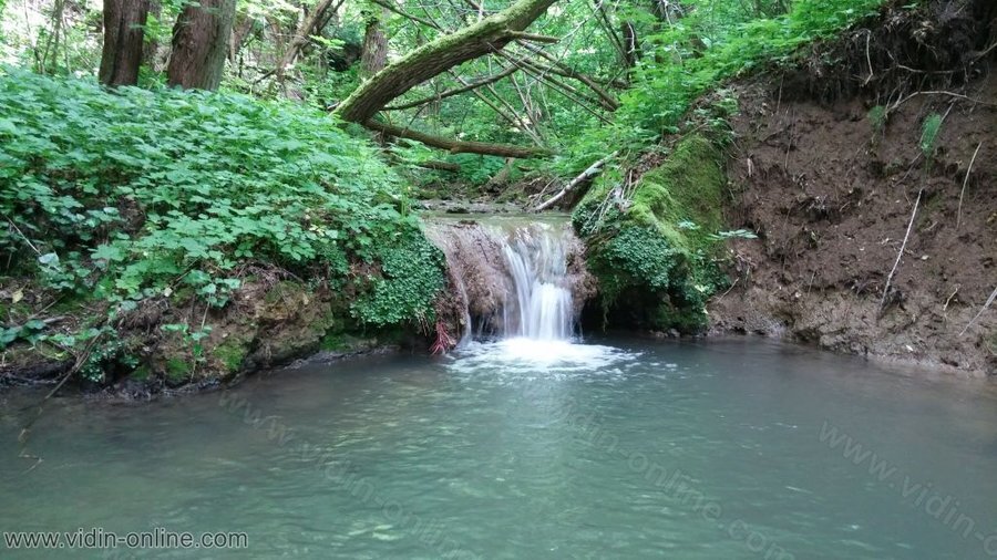 Каленишки водопад