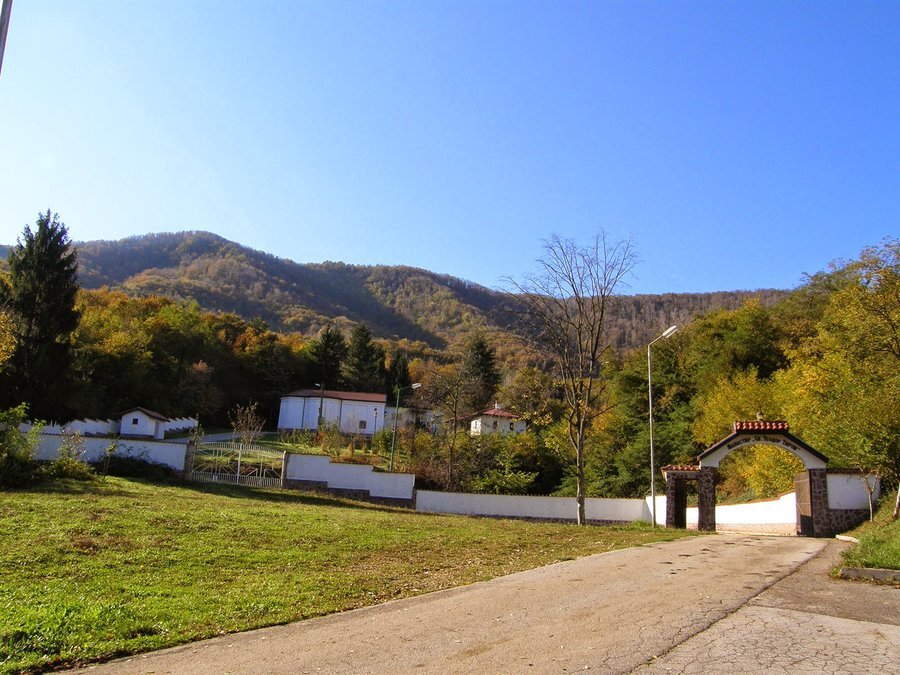 Манастир "Свети Теодор Тирон" - Правец