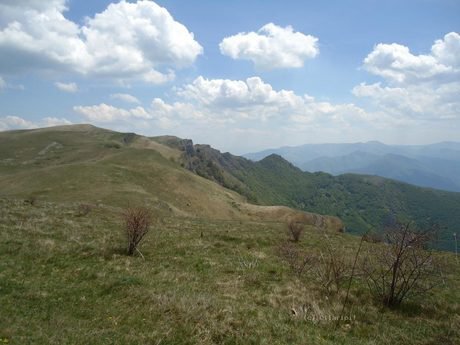 Връх "Бегличка могила"