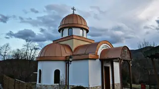 Храм "Успение Богородично" - Осиковска Лакавица