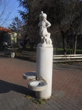 Чешма "Момичето със стомната" - Кюстендил