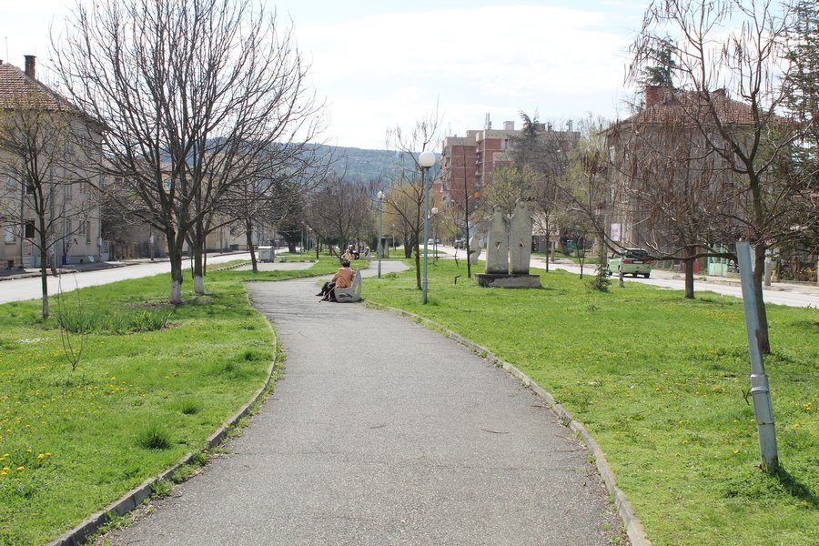 Пешеходна алея "Стамболийски" - Мездра